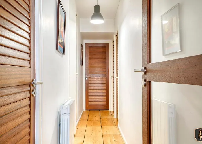 Charming In Hyper Center